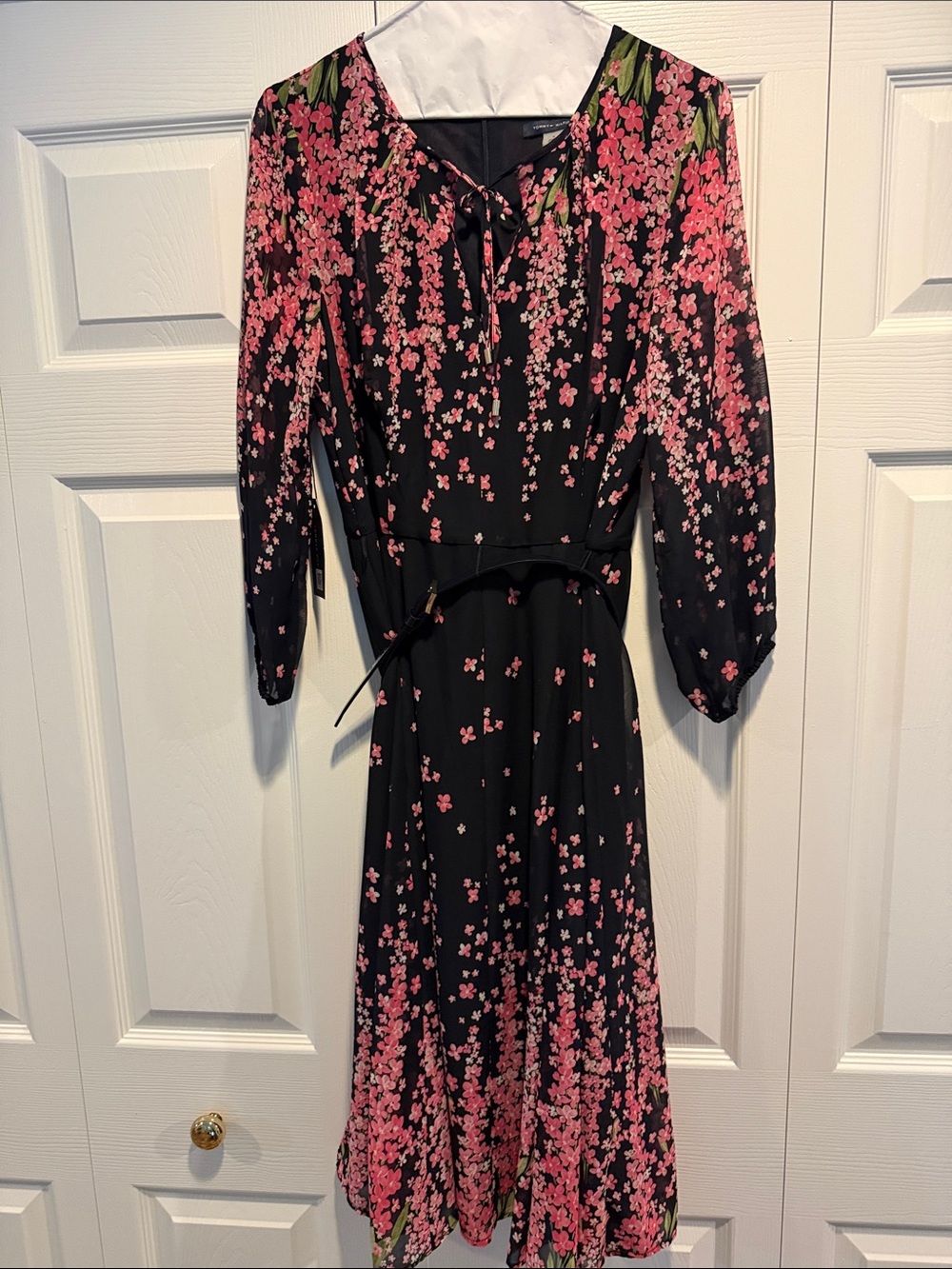 Tommy Hilfiger size 4 Black Floral Midi Dress with Pink Blossom Print nwt